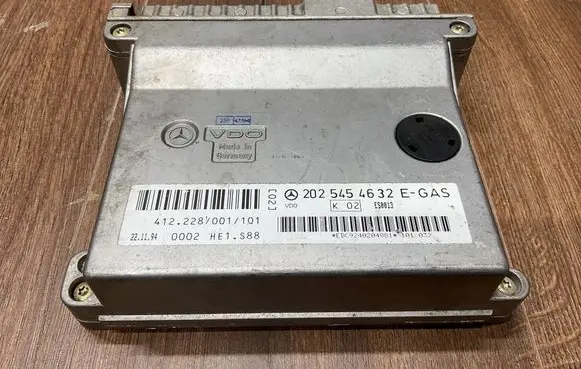 Mercedes-Benz C W202 Engine control unit/module 2025454632
