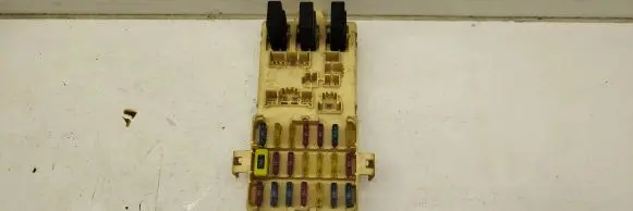 Subaru Legacy Fuse module 950907