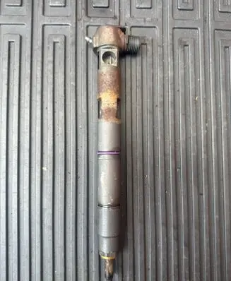 Hyundai ix20 Fuel injector 338002A760