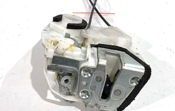 Suzuki SX4 Rear door lock 