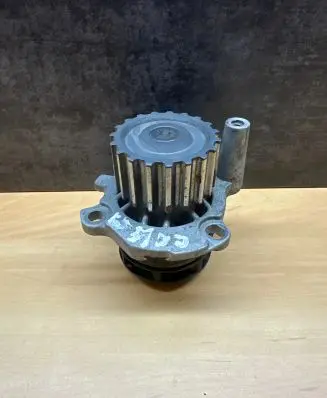 Volkswagen Golf IV Water pump 5868A221703