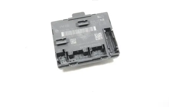Volkswagen PASSAT B8 Door control unit/module 5Q0959593E 5Q0959593B