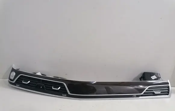 Dashboard glove box trim