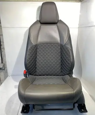 Toyota C-HR I Front driver seat 