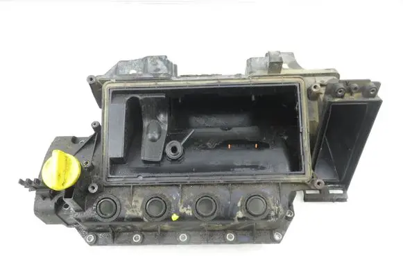 Renault Clio II Rocker cam cover 8200120140A