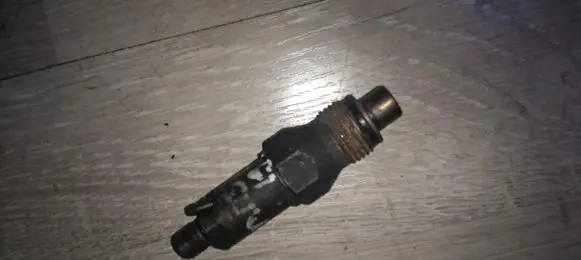 Volvo S40, V40 Fuel injector lor6735401d