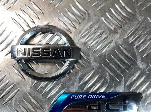 Nissan Note (E11) Manufacturers badge/model letters 