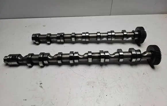 Volkswagen PASSAT B7 Camshaft 03L102 14365 241107