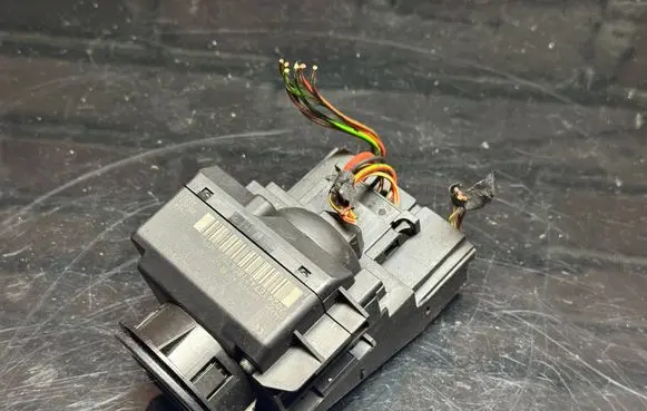 Mercedes-Benz Sprinter W906 Ignition lock A9069003901 3300302002