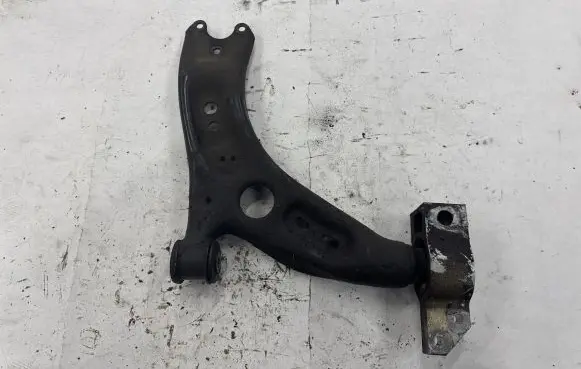 Volkswagen PASSAT CC Front lower control arm/wishbone