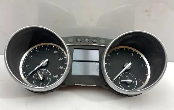 Mercedes-Benz GL X164 Speedometer (instrument cluster) A1649008400