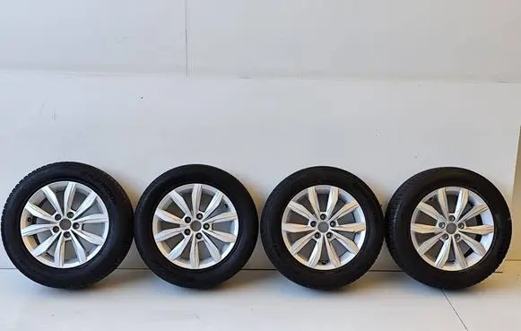 Volkswagen Polo R15 alloy rim 2G0601025