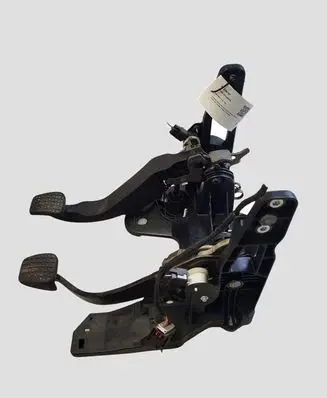 Opel Astra J Pedal assembly