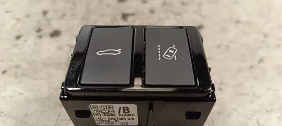 Jaguar XE Tailgate opening switch 1ADSAX760BD 15050601