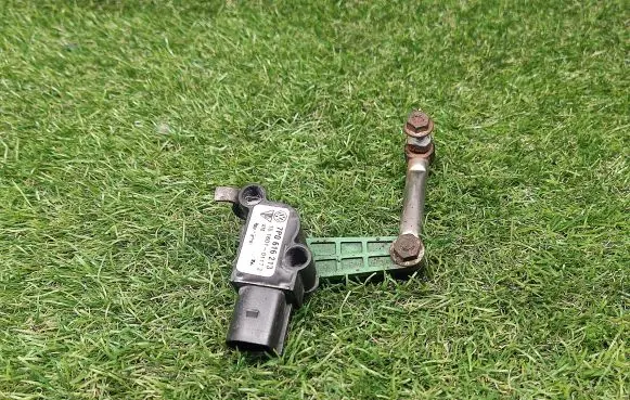 Volkswagen Touareg II Yaw turn rate sensor 7P0616213 15160101031