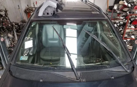 Mercedes-Benz ML W163 Front windscreen/windshield window 