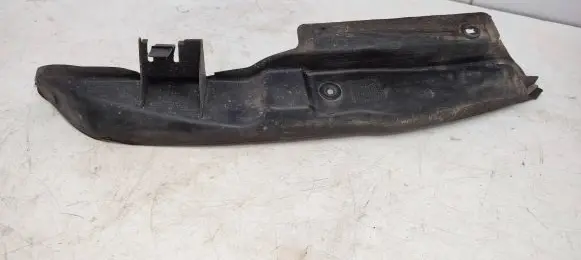 Volkswagen PASSAT B5.5 Fender end trim 3B0821112B