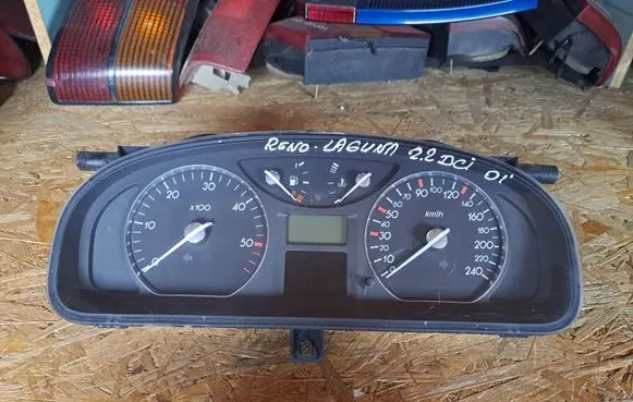 Renault Laguna II Speedometer (instrument cluster) 8200218888 501018880079