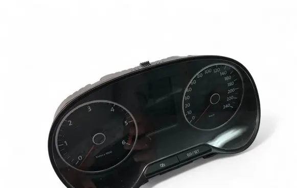 Volkswagen Polo V 6R Speedometer (instrument cluster) 6R0920861F