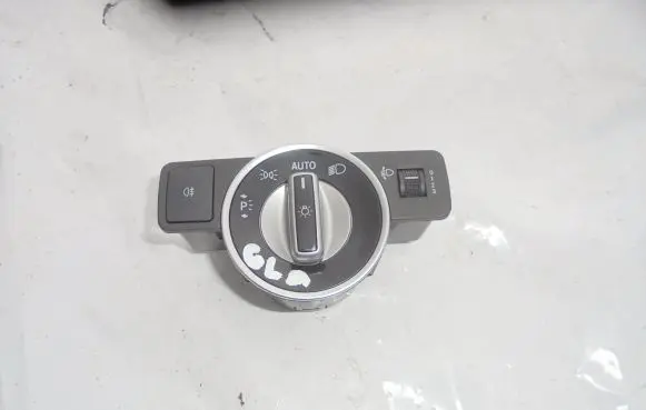 Mercedes-Benz GLA W156 Light switch A2049053103