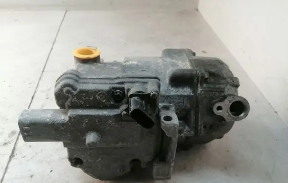 Toyota Prius (XW30) Air conditioning (A/C) compressor (pump) 0422000212 13720 HFC134A