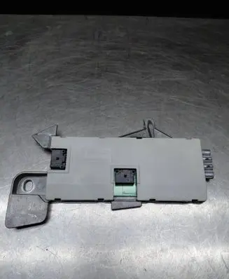 Mercedes-Benz E W211 Aerial antenna amplifier A2118200189