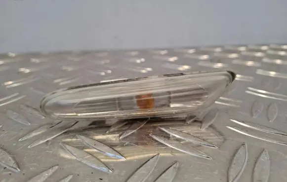 BMW 3 E90 E91 Front fender indicator light 7253325
