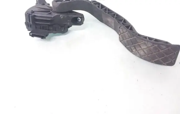 Volkswagen PASSAT B5.5 Accelerator throttle pedal 8D1723523M