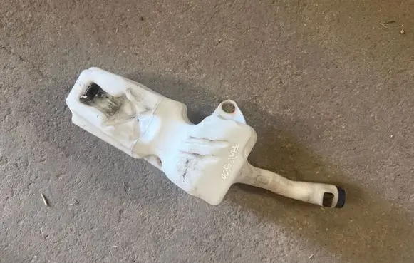 Fiat 500 Windshield washer fluid reservoir/tank 51787578