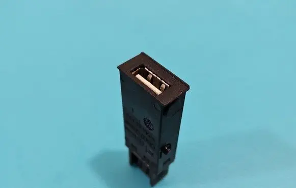 USB socket connector