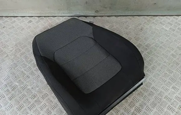 Volkswagen PASSAT B7 Seat trim 3AA881805D 0000066650