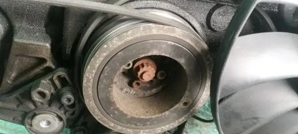 Volkswagen PASSAT B5 Crankshaft pulley