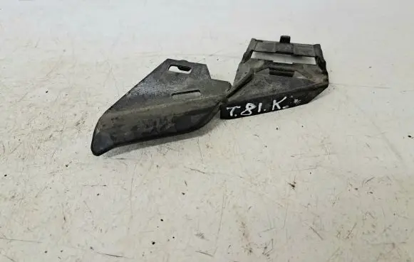 Volvo V50 Headlight/headlamp mounting bracket