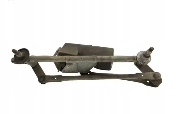 Renault Scenic I Front wiper linkage and motor 8200106711A