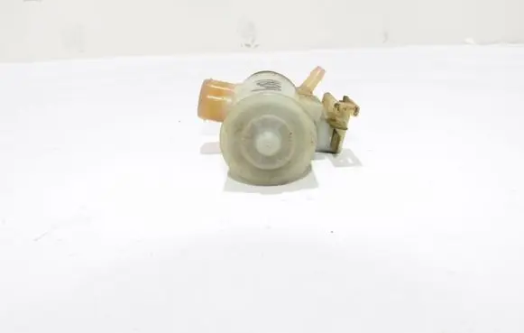 Mitsubishi Pajero Windscreen/windshield washer pump