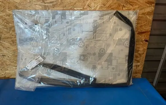Mercedes-Benz V Class W447 Rubber seal front coupe door A4477200100