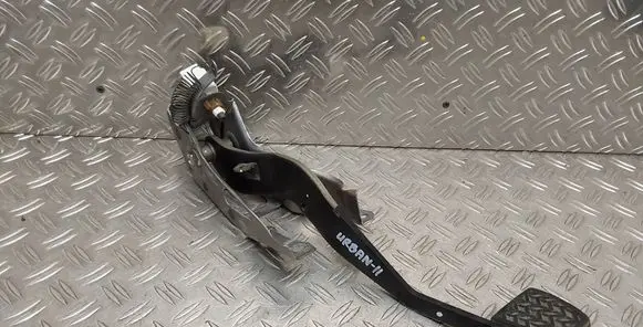 Toyota Urban Cruiser (XP110) Brake pedal 