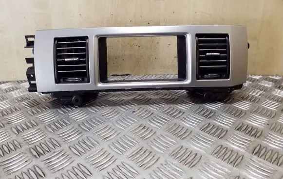 Jaguar XF X250 Dash center air vent grill CX23045C34BB CX2319K617AA CX2319K617BA