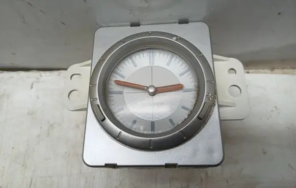 Mitsubishi Outlander Clock MR979796 2990