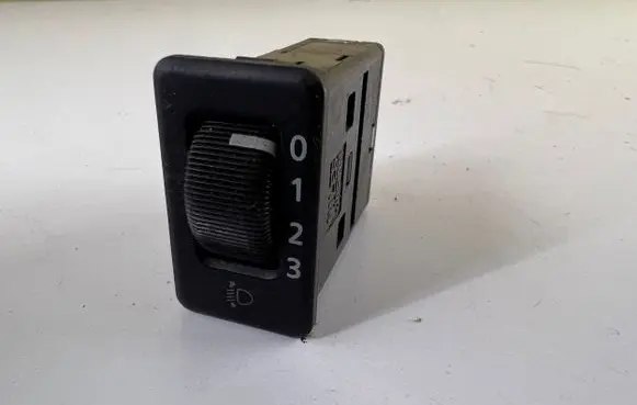 Nissan X-Trail T30 Headlight level height control switch G2201 2201