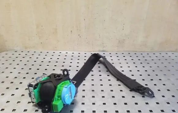 Audi TT TTS Mk2 Front seatbelt 8J8857705D