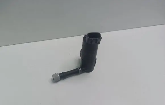 Mazda CX-5 II Windscreen/windshield washer pump 3670517591 8554201060