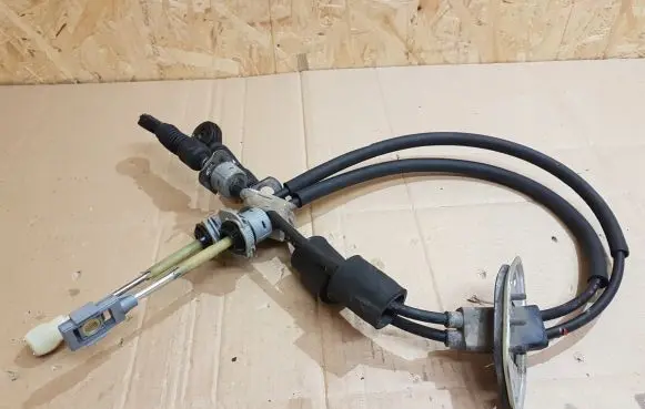 Hyundai i30 Gear shift cable linkage
