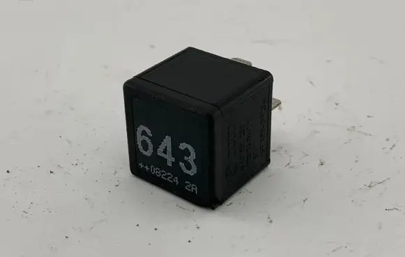 Audi Q7 4L Other relay 8K0951253 V23136B6X72