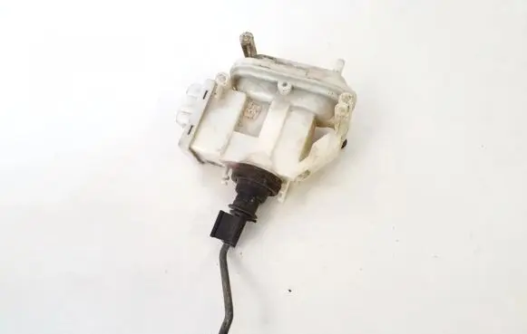 Volkswagen PASSAT B3 Central locking vacuum pump 357862153b