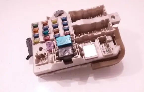 Mazda 6 Fuse module
