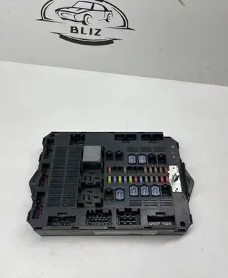 Jaguar X-Type Fuse module 7140505230