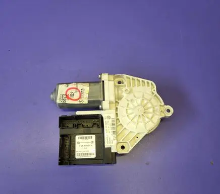 Volkswagen Eos Front door window regulator motor 1Q0959792B 1Q0959702D 35191206020270