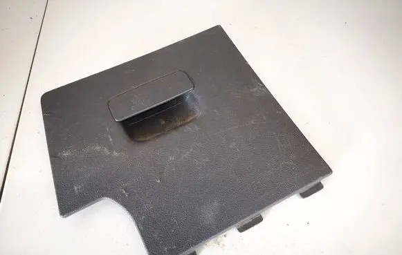 Glove box