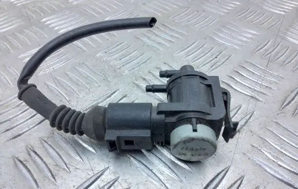 Audi A4 S4 B7 8E 8H Turbo solenoid valve 1J0906283C